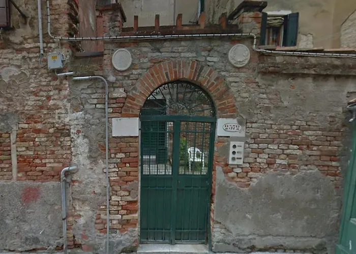 Casa T Sul Canale منزل للإقامة *